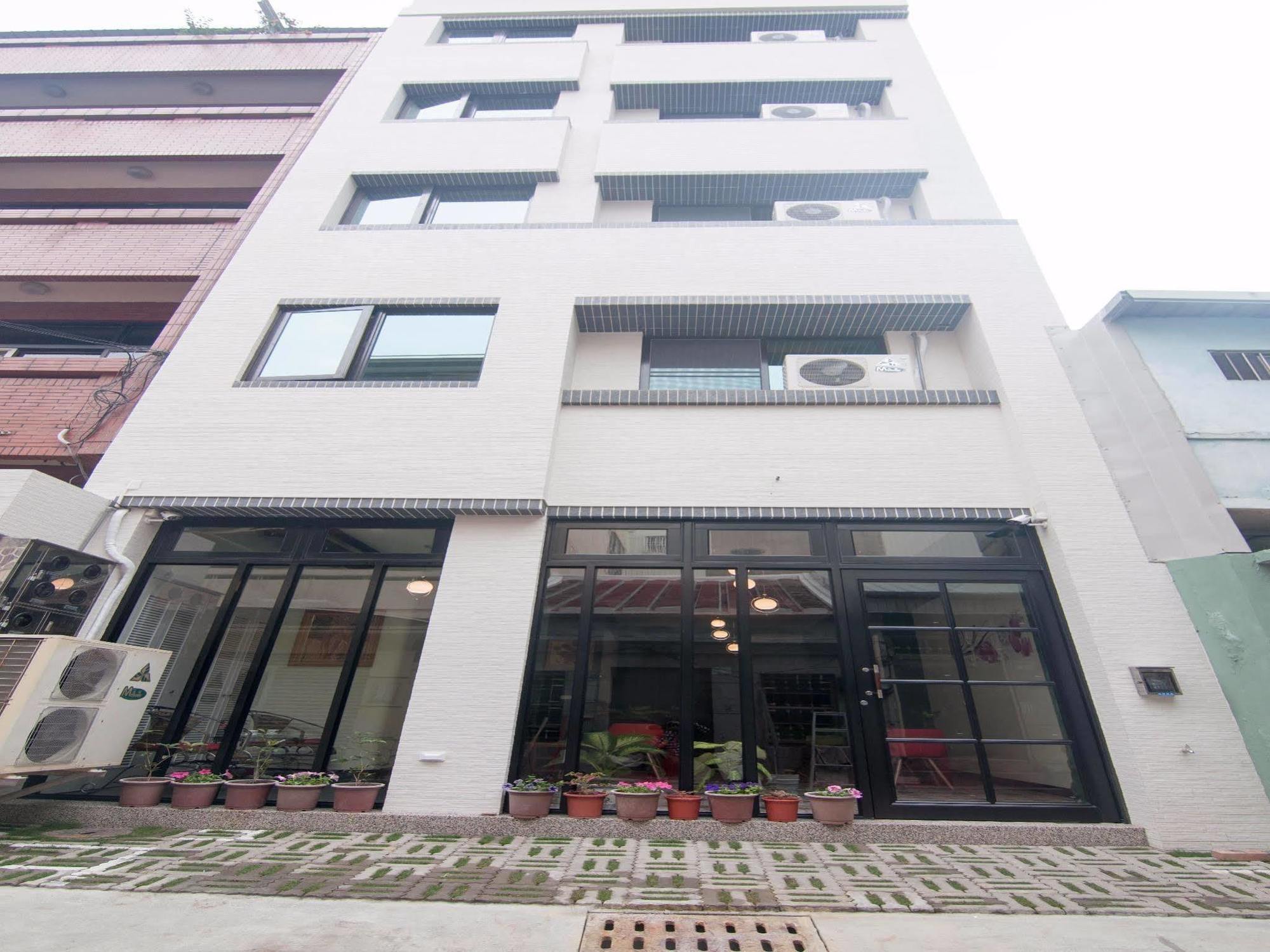 Zhizhu Homestay Tainan Zewnętrze zdjęcie