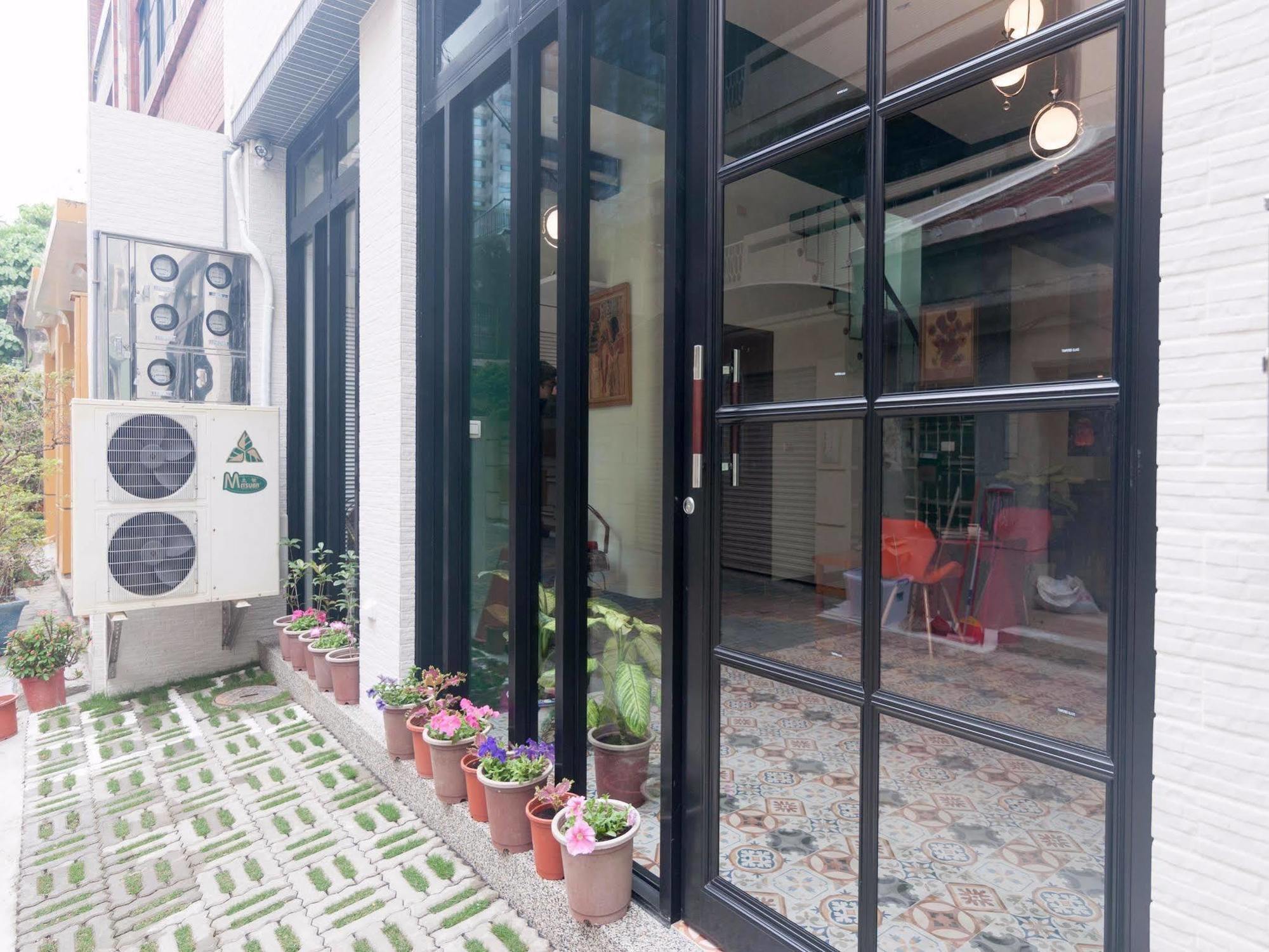 Zhizhu Homestay Tainan Zewnętrze zdjęcie